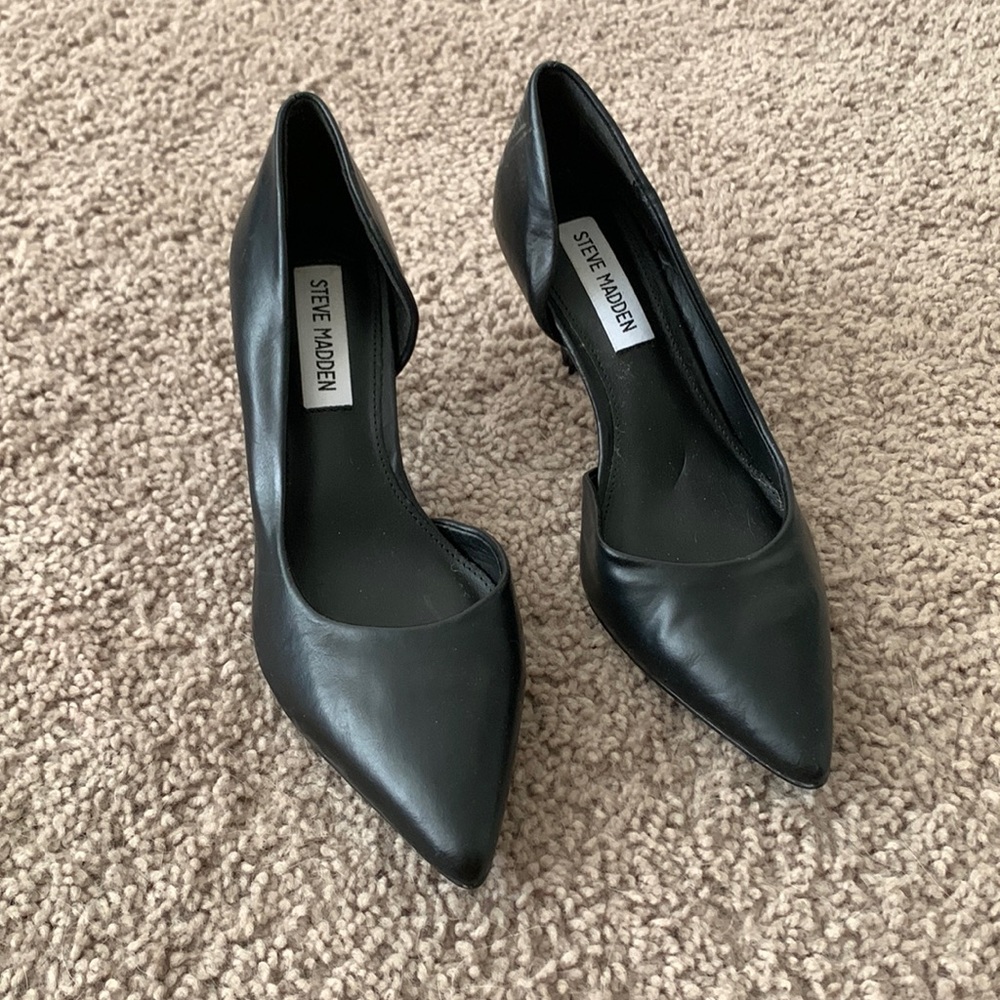 Steve Madden size 6 black pointy heels